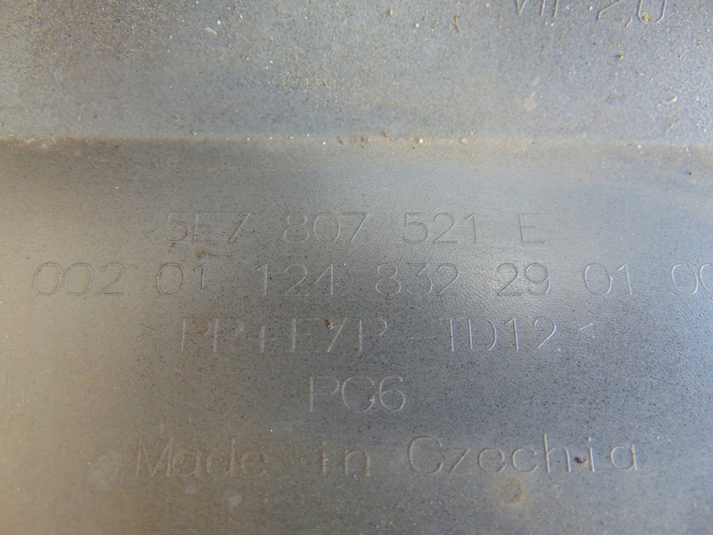 фото №16, Накладка спойлер бампера задняя skoda octavia iv 5e7807521e