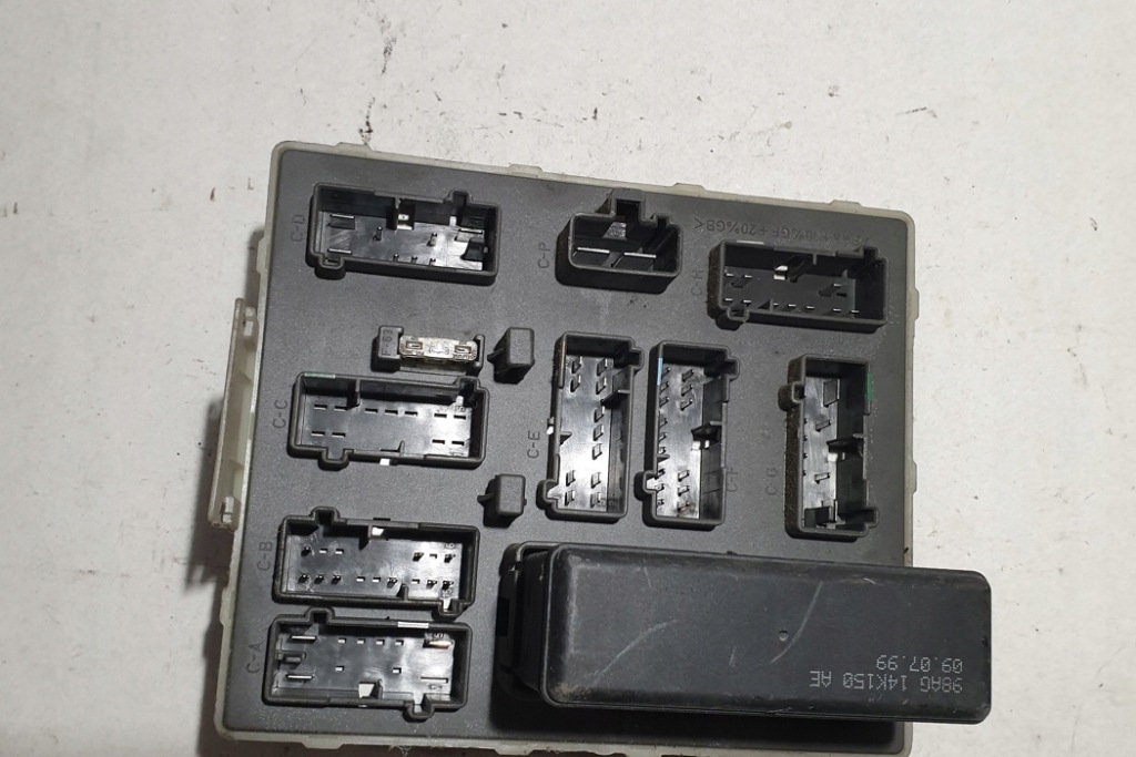 Коробка предохранителей ford transit minibus / passenger e_ _ pa610gf20gb с Разборки