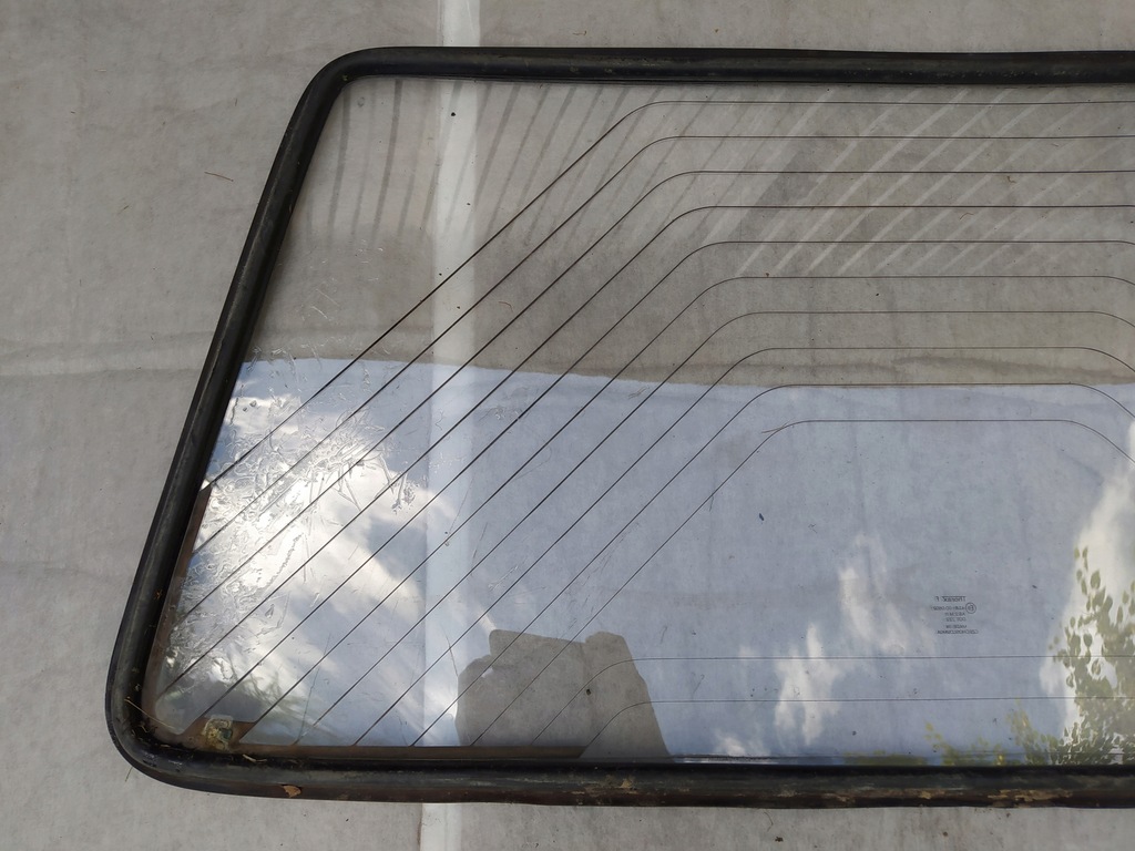 фото №5, Стекло задняя задняя крышки багажника - skoda favorit