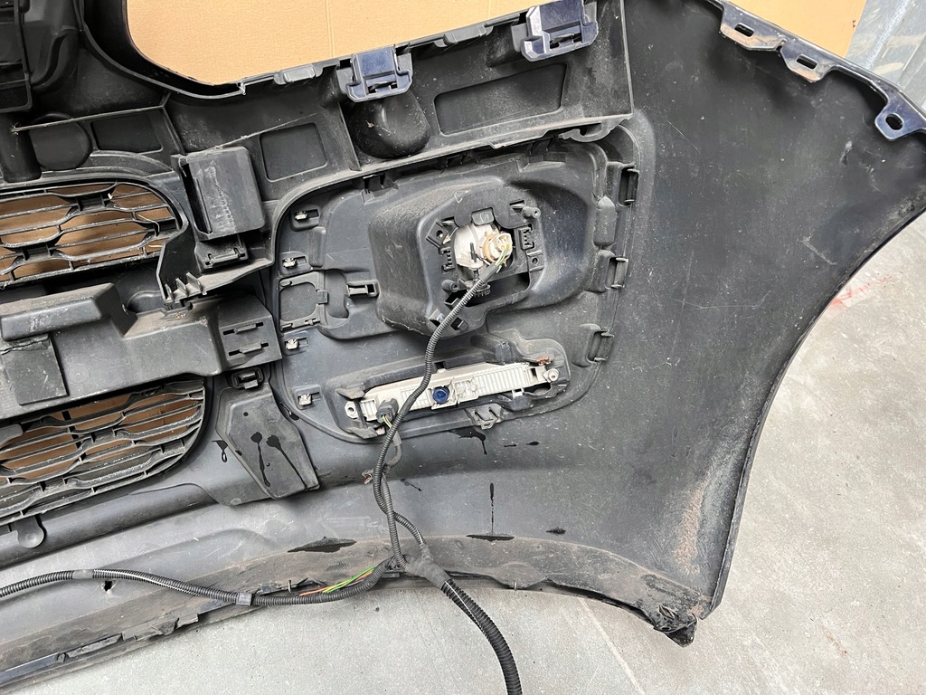 фото №13, Бампер перед передний citroen c3 picasso lift код лакокрасочного покрытия: ekud led