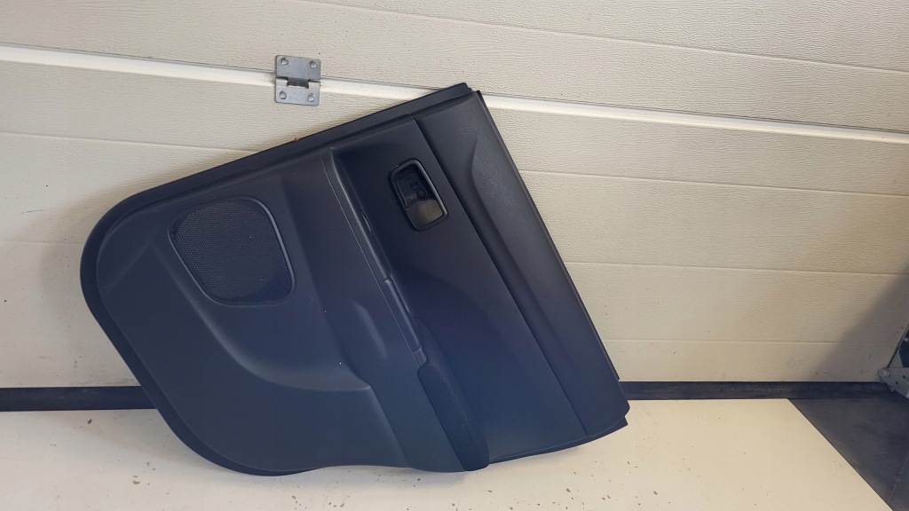 фото №1, Mitsubishi asx обшивка дверь правый задний задняя 10-