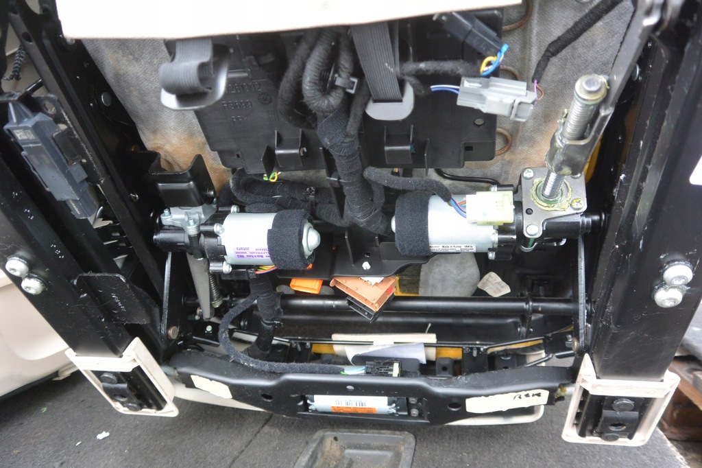 фото №15, Maserati quattroporte vi сиденья заднее сиденье кожа krem