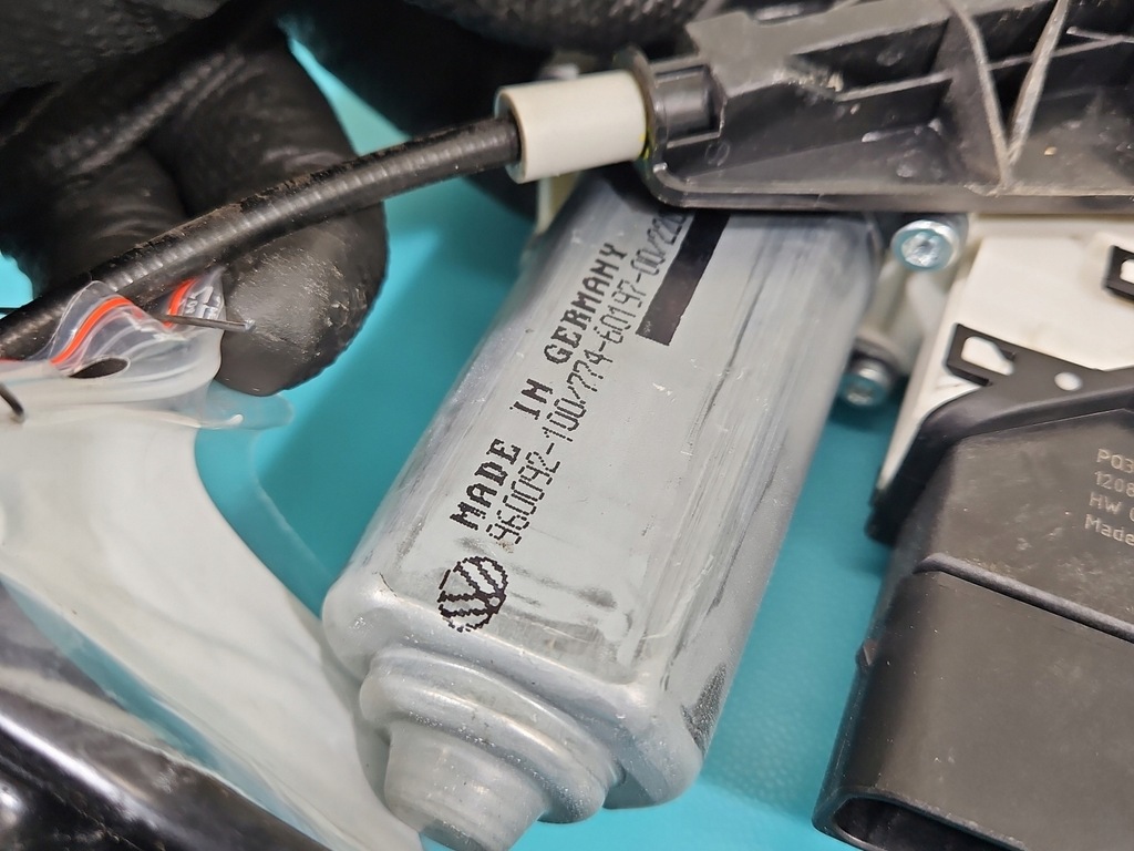 фото №7, Подъемник задняя правый vw jetta vi 936790-170 3c0959704b