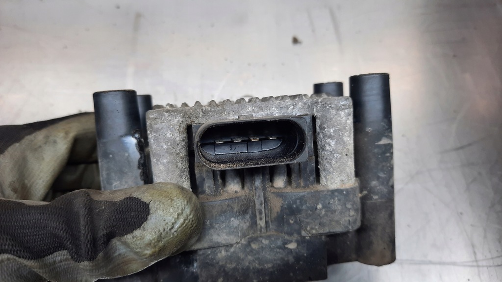 фото №4, Катушка зажигания audi a3 8l 98r 1.6b hb 3d 032905106e