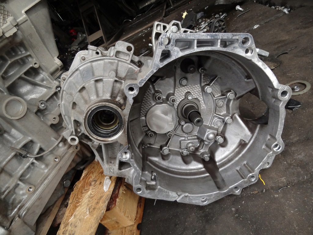 фото №1, Skoda scala 2021 1,5 tsi коробка передач передач uja комплектна оригінал