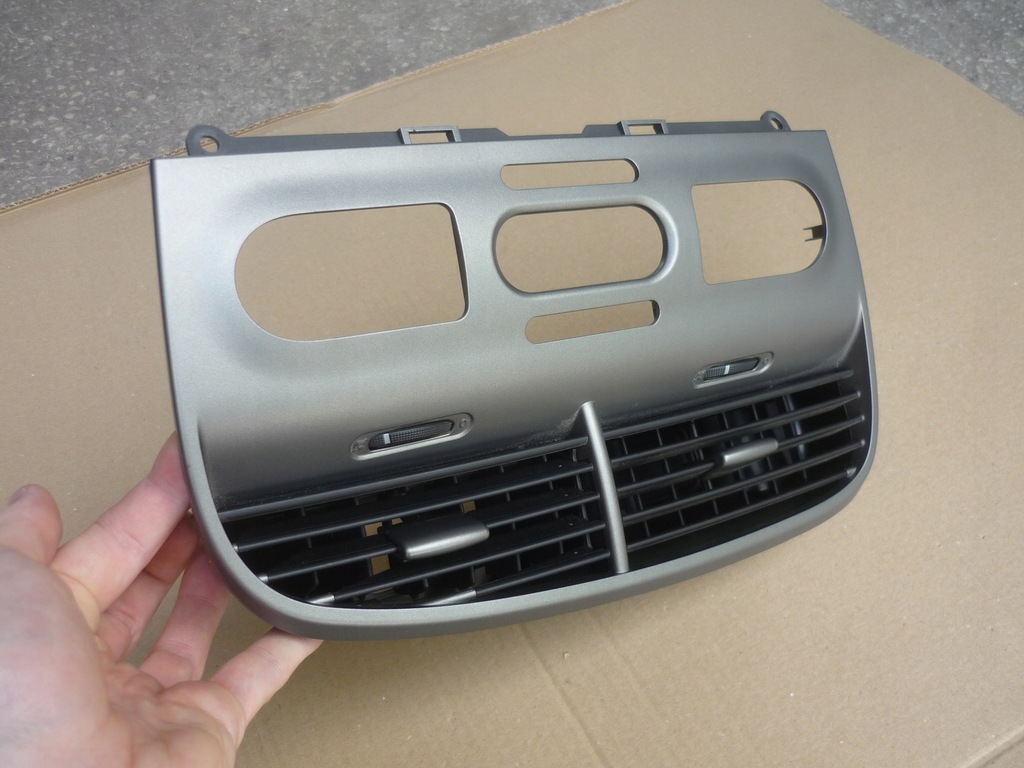 фото №10, Ґрати обдув середній seat altea toledo iii 5p1819110g ładne справні