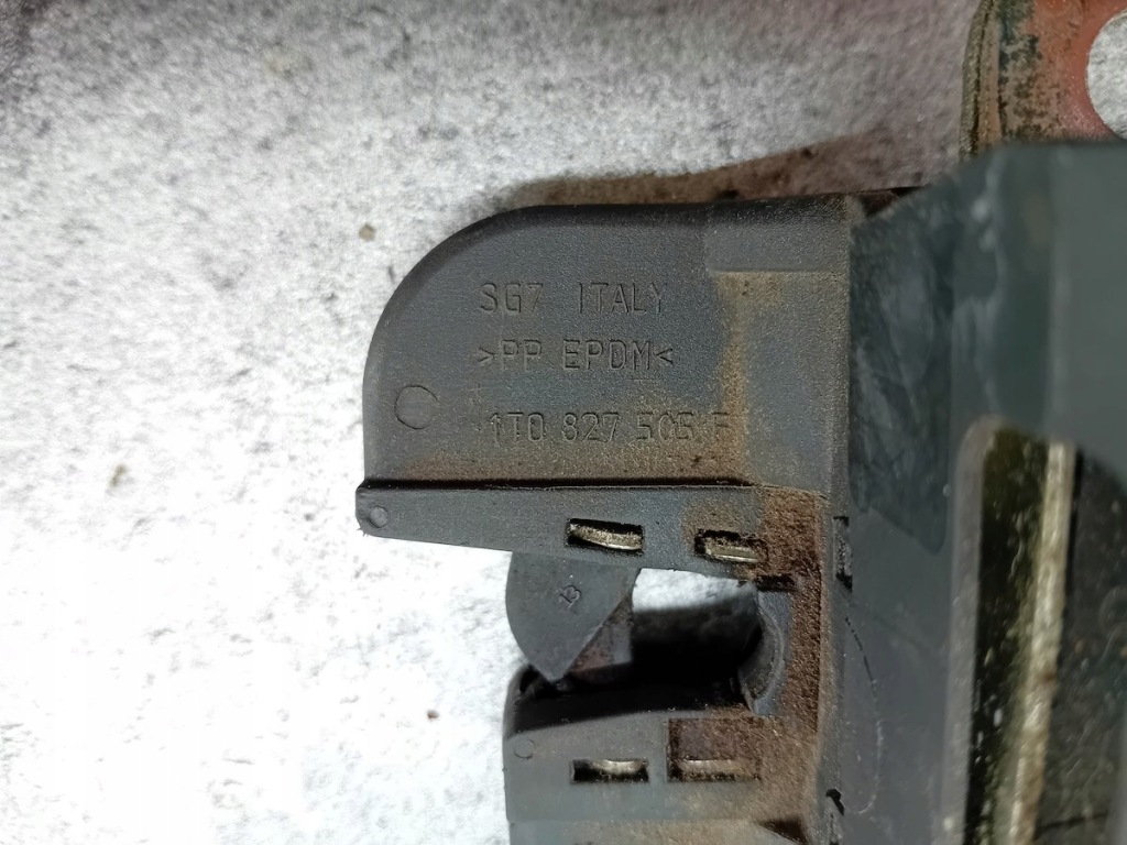 фото №6, Замок кришки vw touran i 1t0827505f 3c9827645a