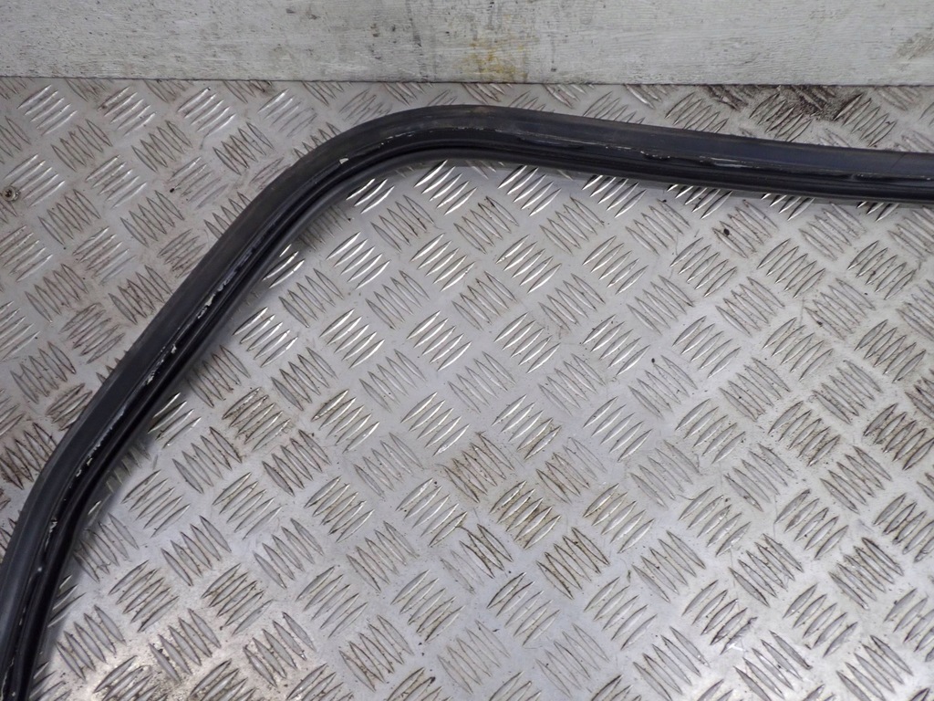 фото №6, Прокладка крышки багажника volvo v70 задняя