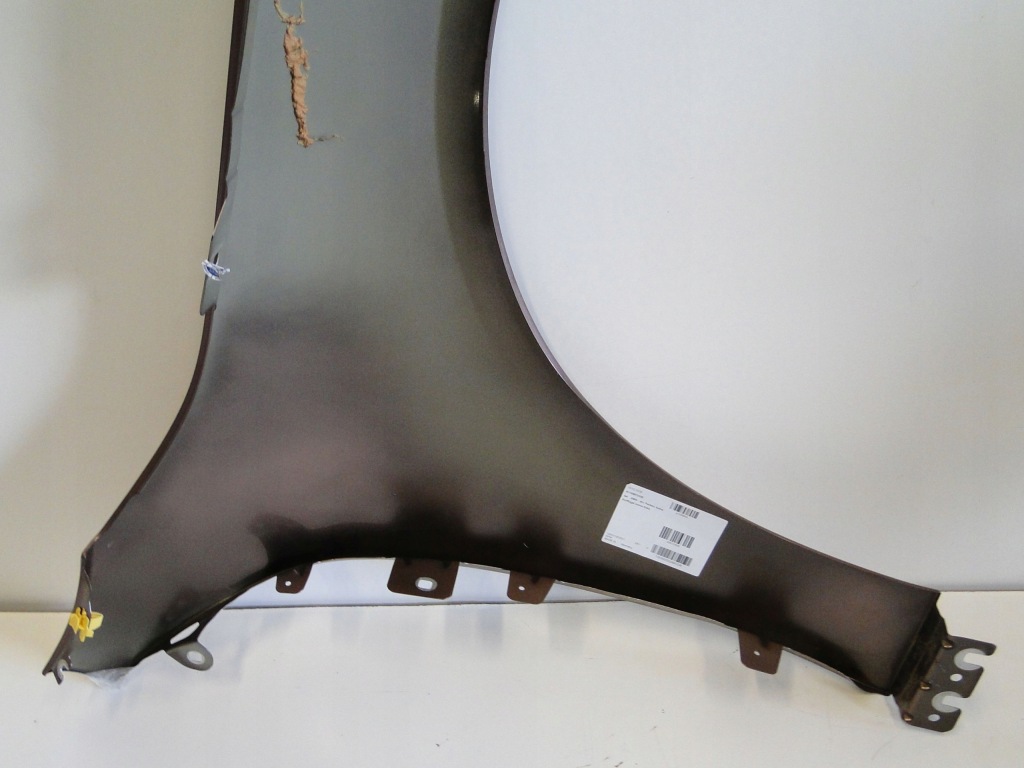 Mercedes крила лівий передній rosegold 817 cla 118 c118 x118 w118 Зі Шроту