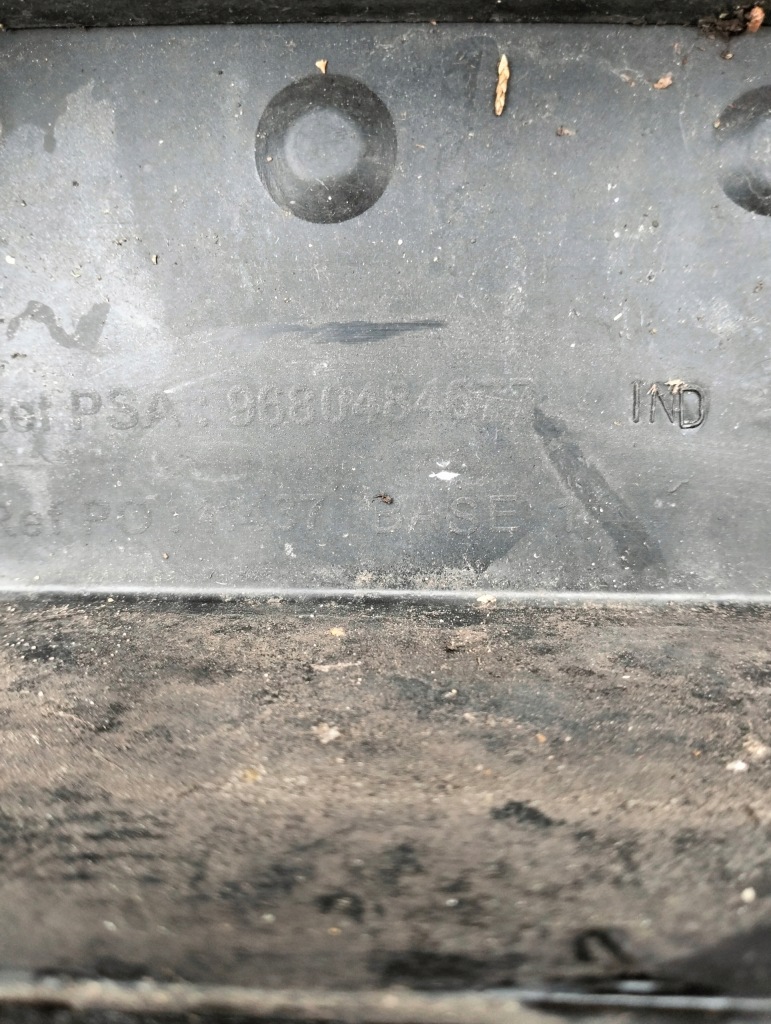 Бампер перед передній peugeot 308 t7 2007-2011 чорний Київ