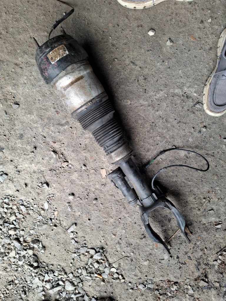 Купити Mercedes w166 ml gle амортизатор правий перед 1663205266 idealny 60tyskm