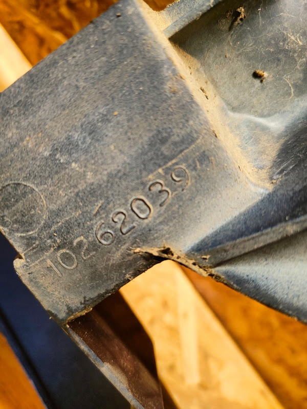 фото №7, Накладка панель задняя chevrolet camaro iv 4 98-02