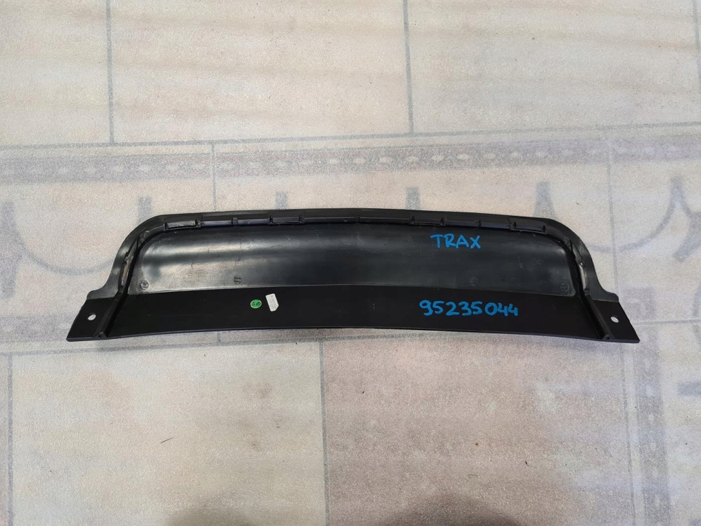 фото №1, Chevrolet trax защита заглушка бампера задняя 95235044