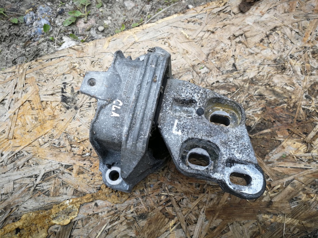 Кронштейн, подушка двигателя mercedes gla w156 2.2d Оригинал