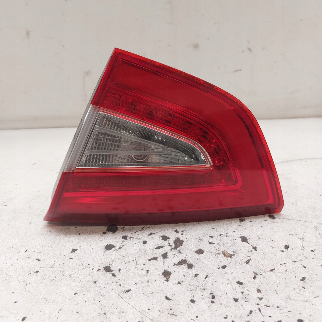 фото №1, Hyundai ix35 лампа правая задняя 92404-2y5 92404-2y500 w крышка