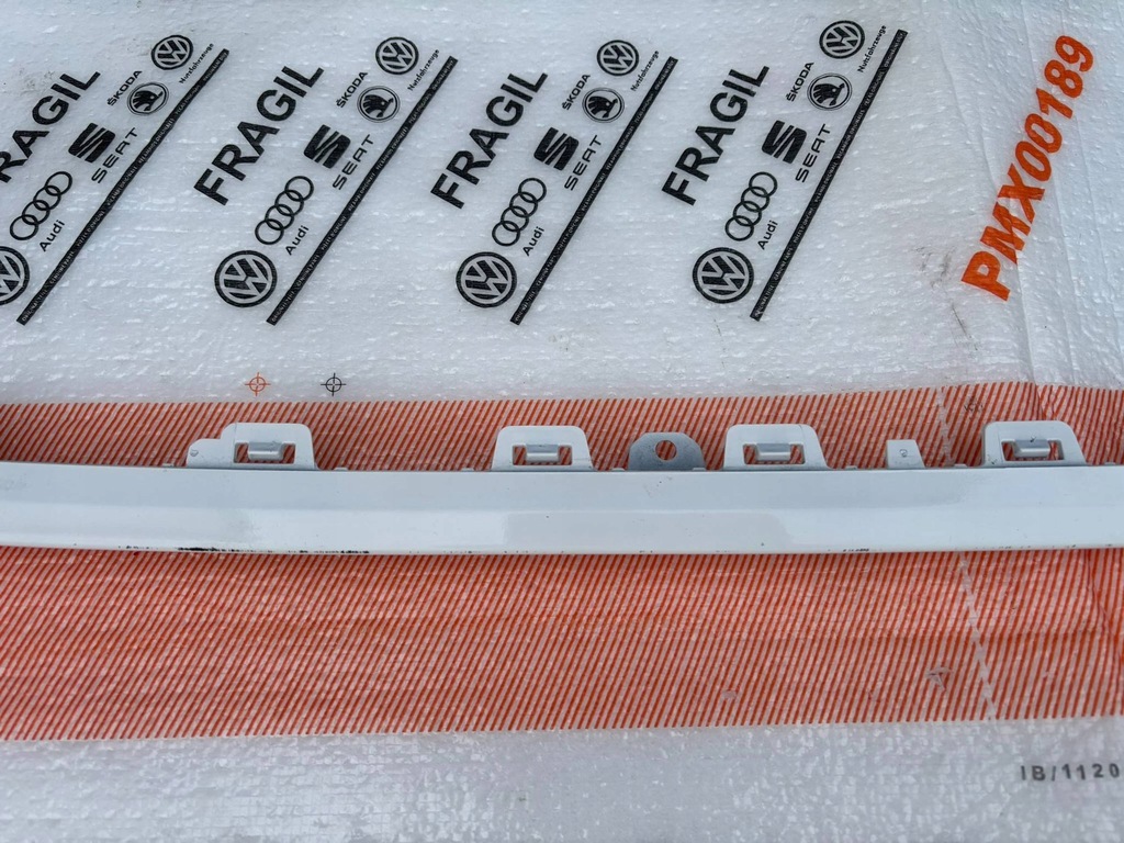 фото №9, Молдинг бампера передний audi a3 8y0807110a