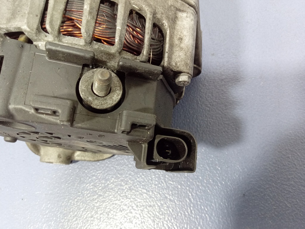 фото №5, Bmw 5 f10 f11 3.0d n57 генератор 220a 8515754