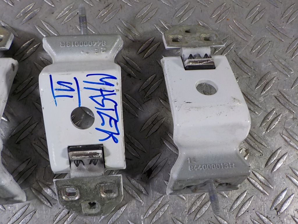 фото №3, Renault master iii петли дверь комплект