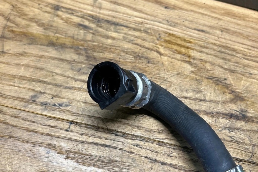 фото №8, Труба охлаждение opel crossland x p17 pa66gf30 1.5l дизель 75kw 2020