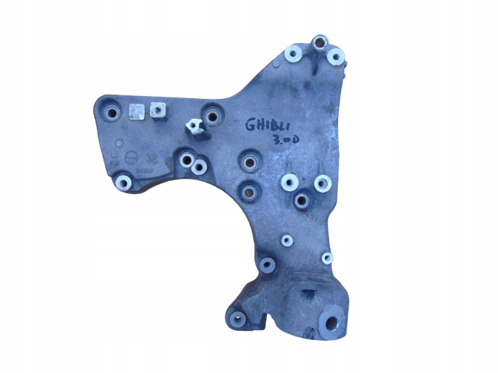 фото №1, Кронштейн maserati ghibli 3.0d 2167f