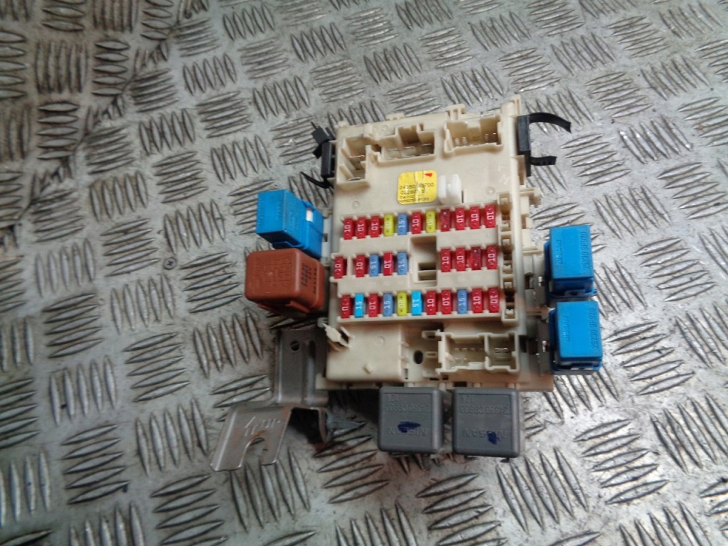 фото №1, Коробка предохранителей nissan primera p12 24350av700