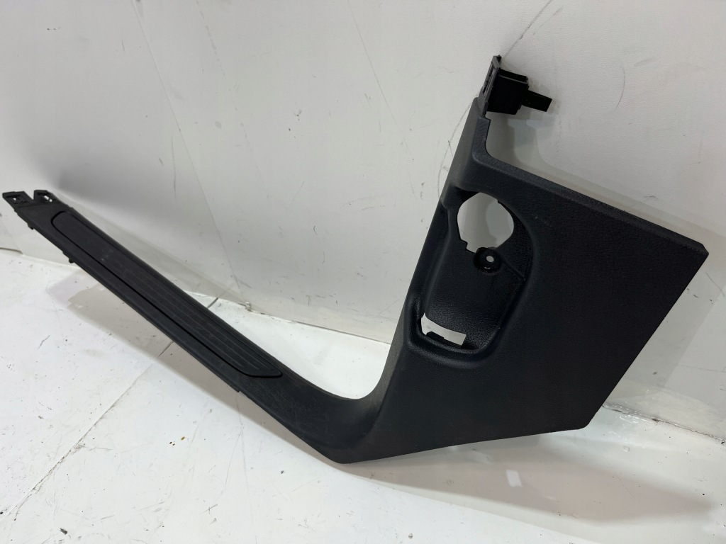 Купить Накладка  порога  левый передок  vw touareg 7p0863483d