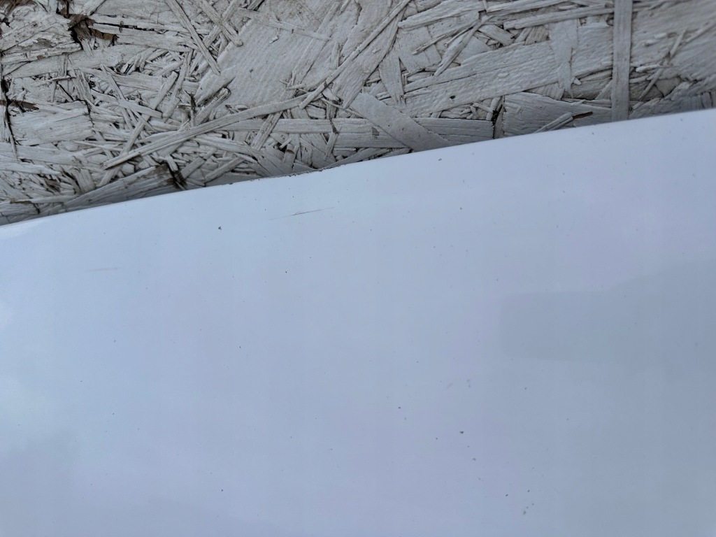 A4 8k капот перед білий ly9c Недорого