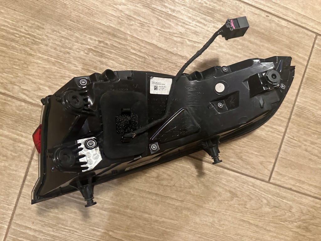 фото №7, Накладка задня porsche macan lift лампа