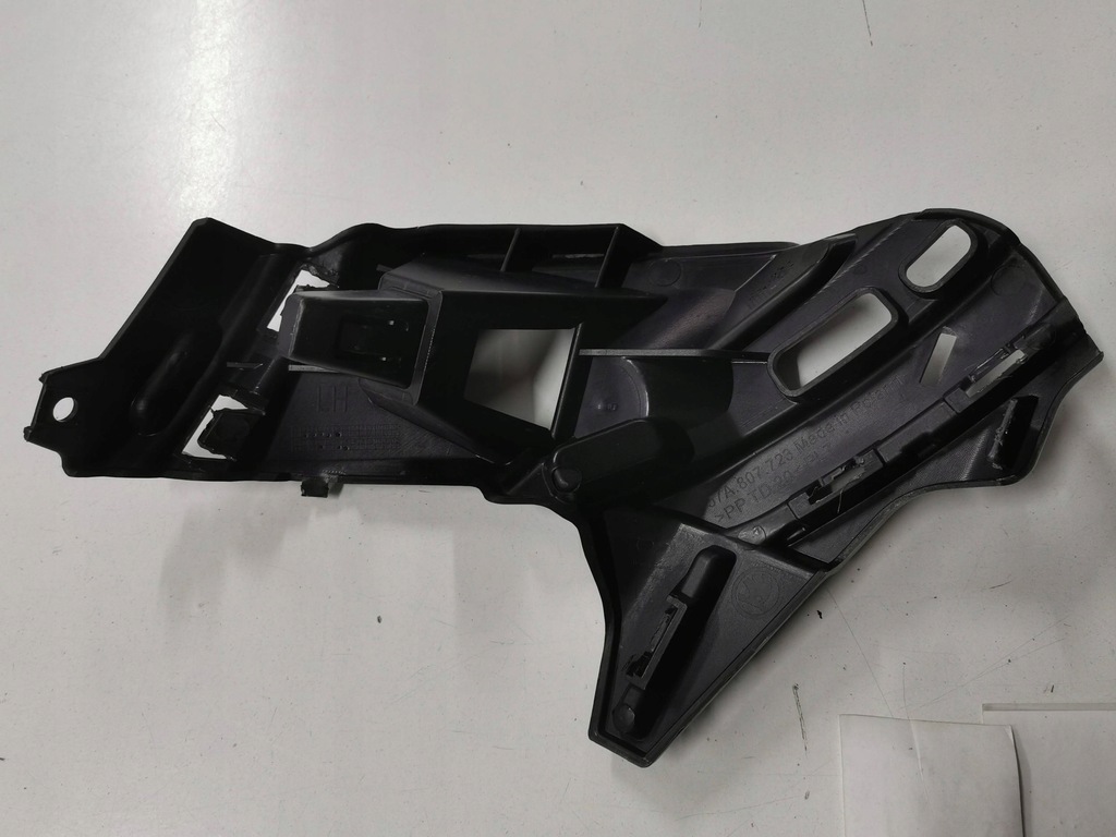 фото №11, Кронштейн, кронштейн, напрямна решітка, решітка skoda karoq przed lift 746.