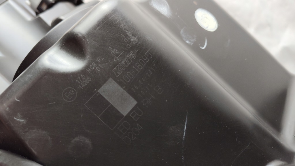 Suzuki vitara 3 full led правый левый фара правый  левая фара с Разборки