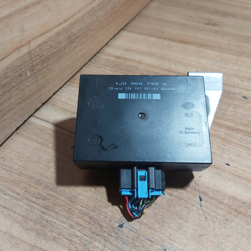 фото №1, Модуль комфорту golf iv 1j0959799q