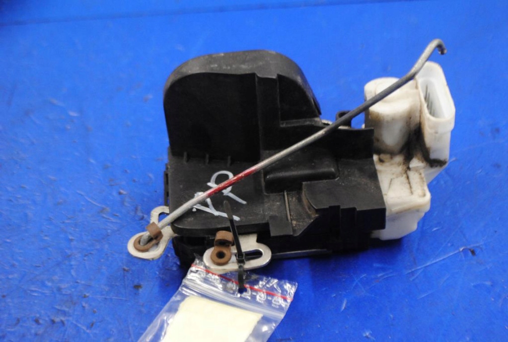 Купить Alfa romeo 147 рестайлинг  2007r 1.6b замок правый перед