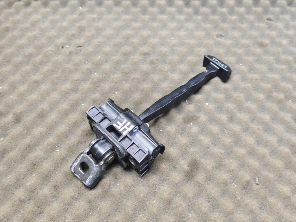 Купить 2g4837249 ограничитель дверь передний volkswagon polo