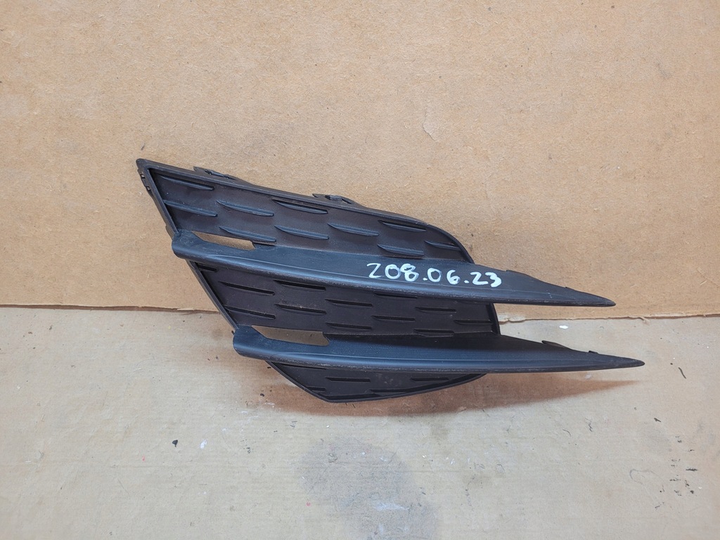 фото №1, Решётка левая mercedes a w177