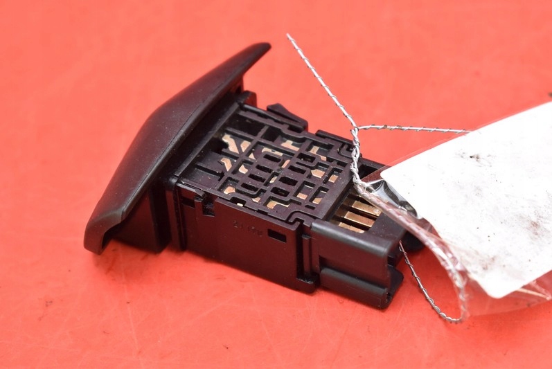 фото №6, Выключатель света аварийных 06016 nissan primera p12 01-08