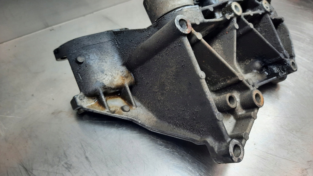 фото №9, Кронштейн генератора 7700115750 volvo v40 s40 1.9 dci