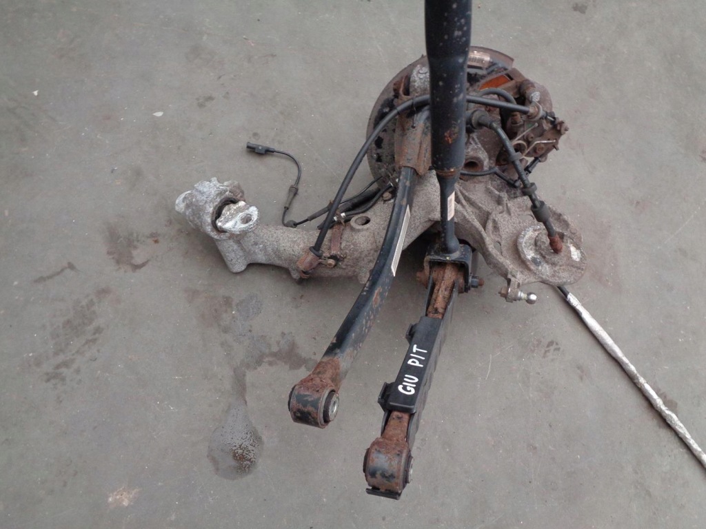 Ступица рычаг рычаги alfa romeo giulietta правый  задний Доставка