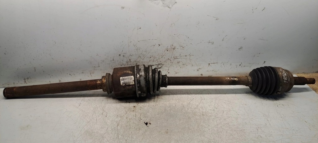 Купить Приводной вал правая длинная jeep patriot 2.0d p05085250ad