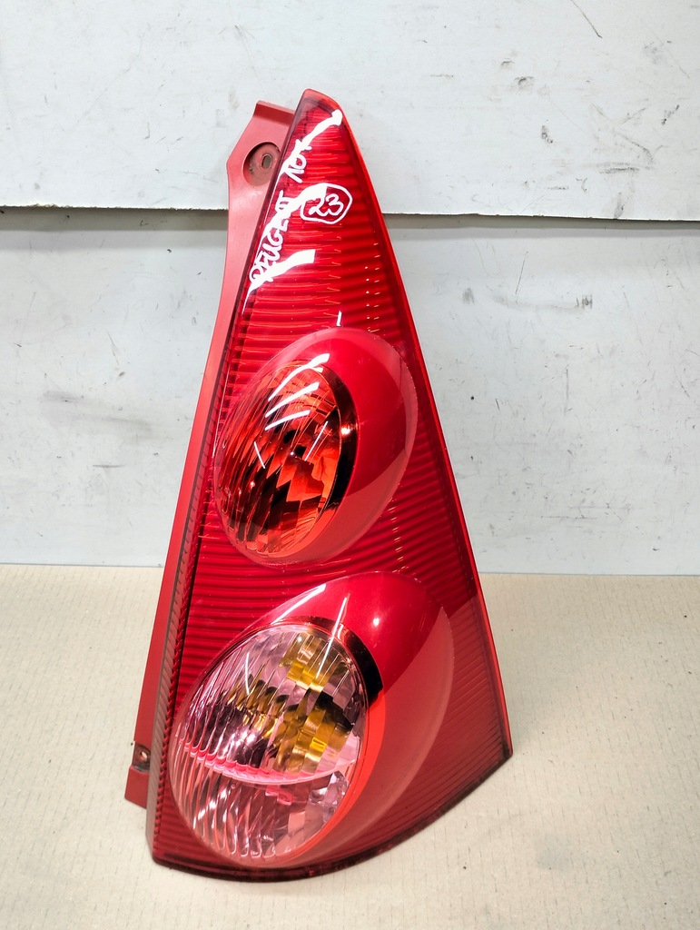 фото №1, Лампа правая задняя peugeot 107 lift 2008-2012 оригинал