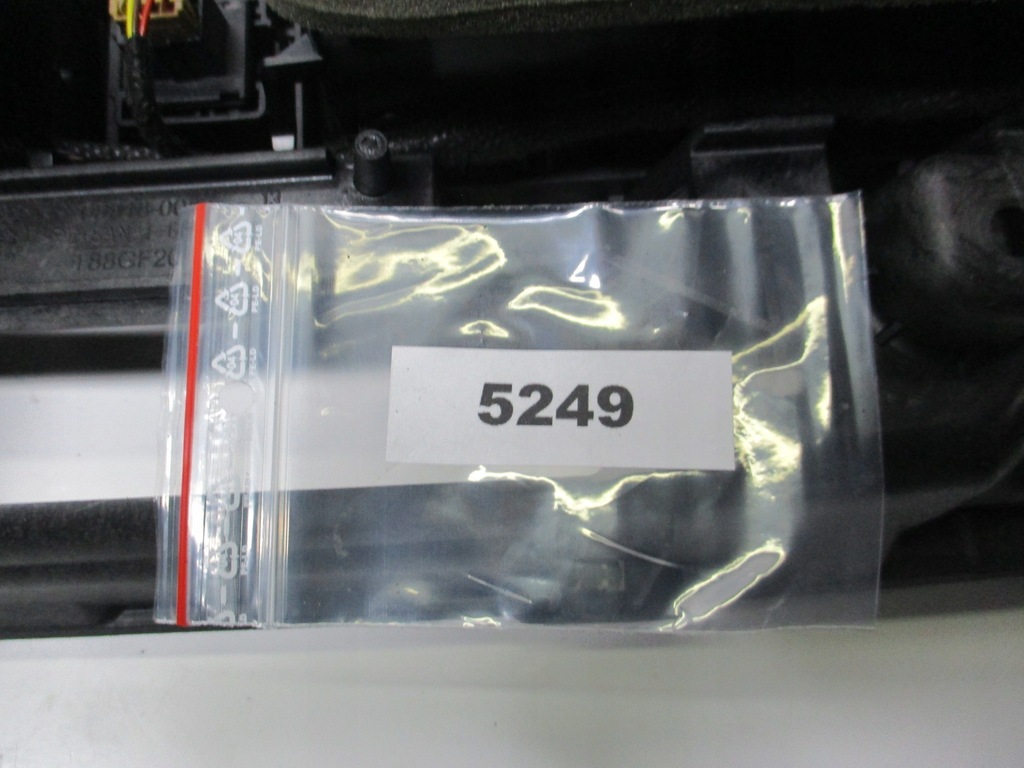 фото №12, | audi a4 8w b9 решётка обдув панели 8w1820902d