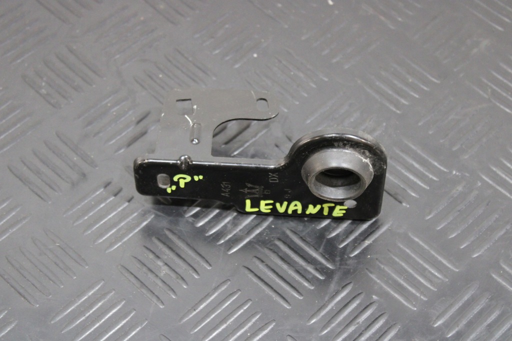 фото №1, Кронштейн кронштейн правий інтеркулер maserati levante m161