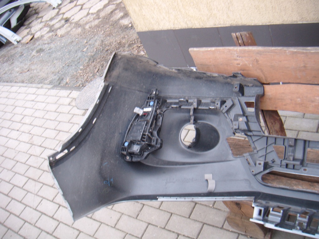 Suzuki vitara 3 iii lift 2015- бампер перед передний 7171186r Доставка