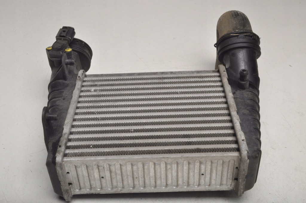 Skoda superb 1 1.8 t 150km радиатор воздуха интеркулер 8d0145805d Недорого