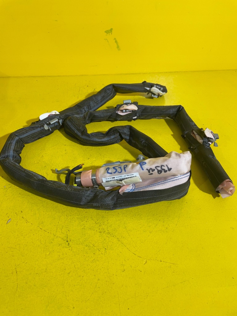 Купити Peugeot 308 ii - шторка безпеки права