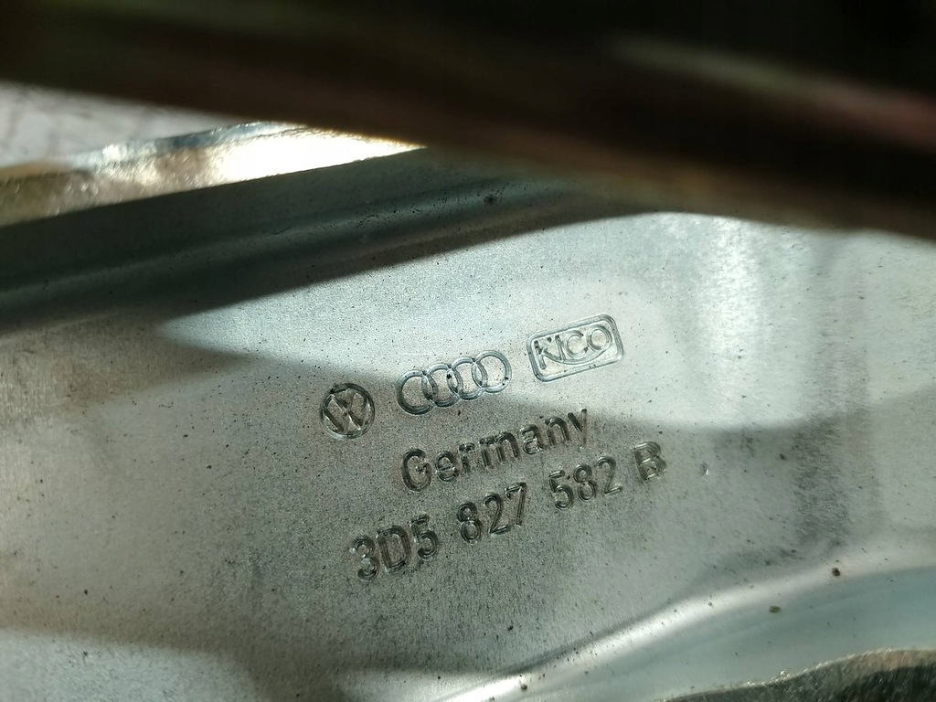 фото №10, Петли крышки багажника комплект vw phaeton 3d5827785 3d5827383a 3d5827786