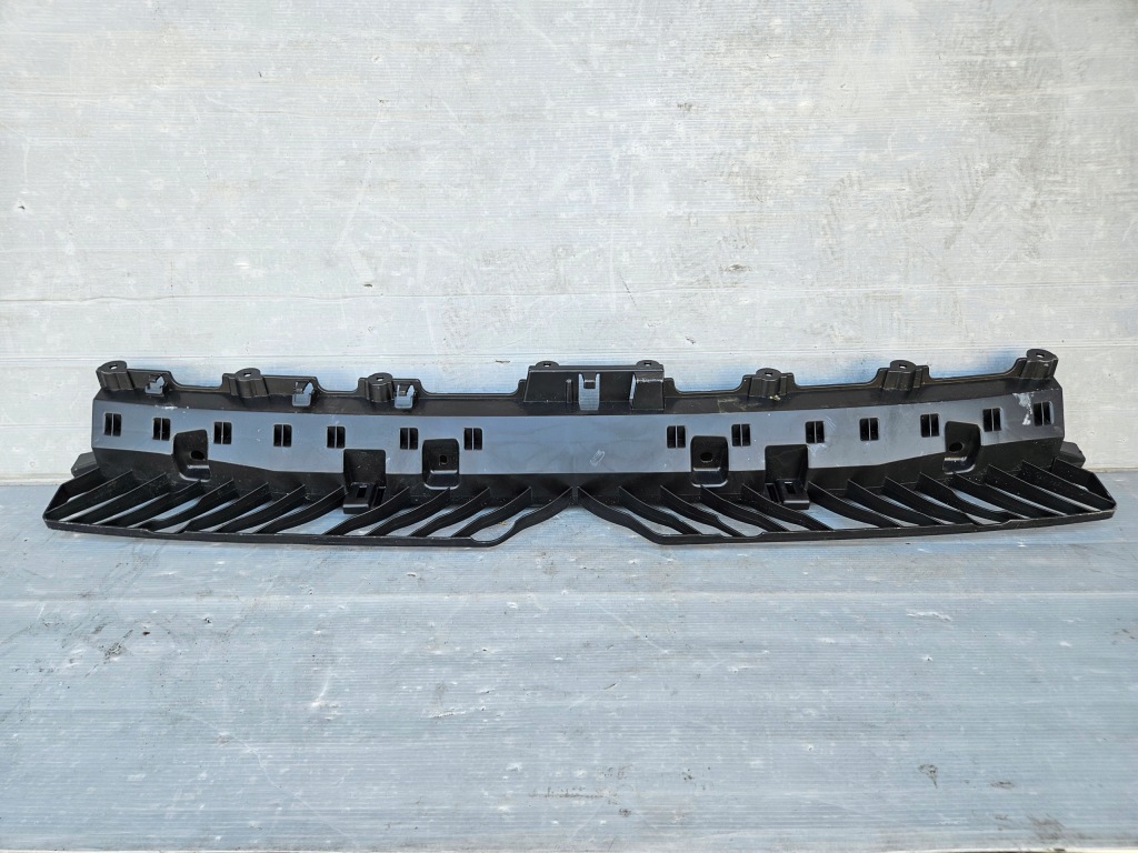 фото №1, Vw t-roc 2017- усилитель направляющая кронштейн бампер задняя 2ga807863a