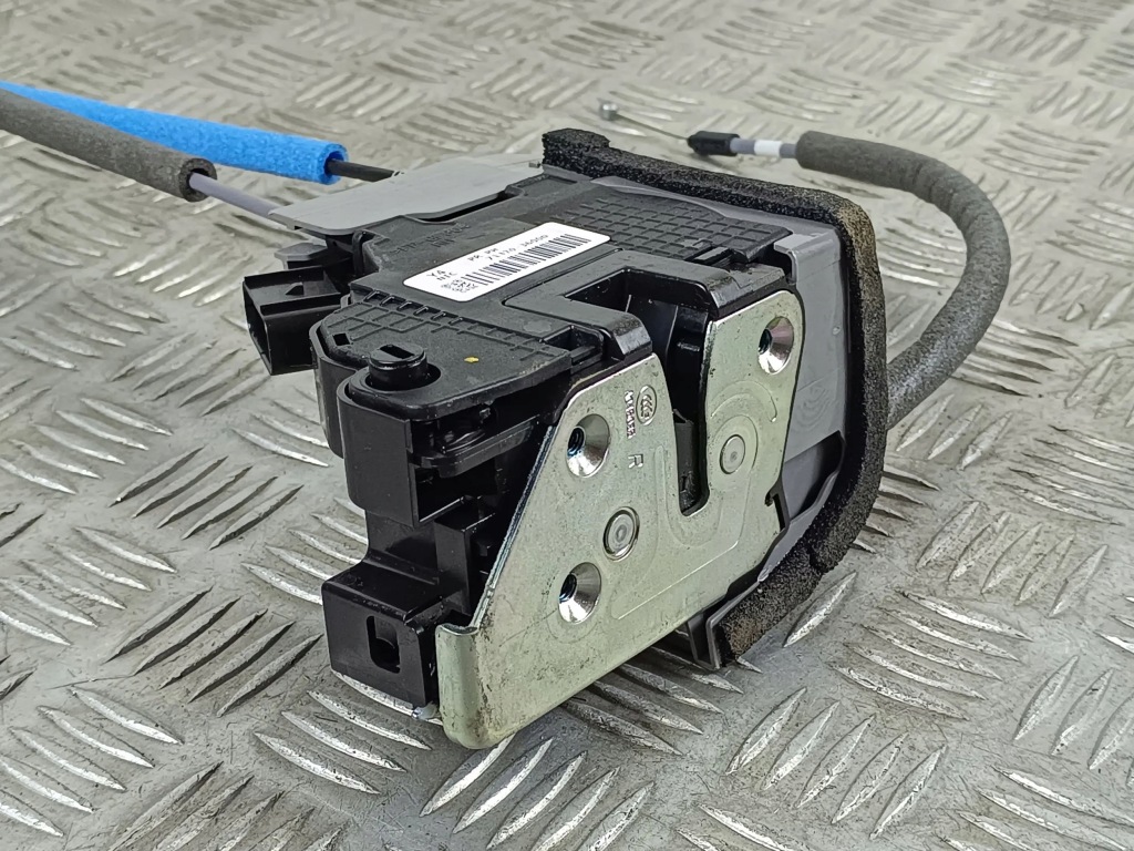 2019 ssangyong rexton замок двері задніх 7131036000 Зі Шроту