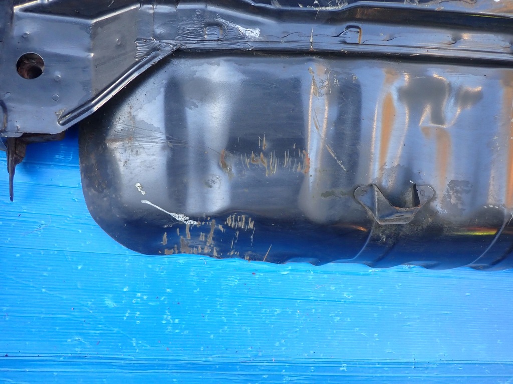 фото №4, Toyota avensis verso 01- pas задній