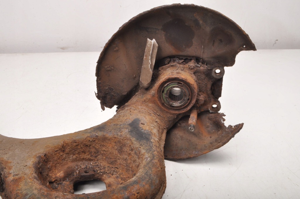 Mercedes w123 2.3 поворотний кулак правий задній Оригінал