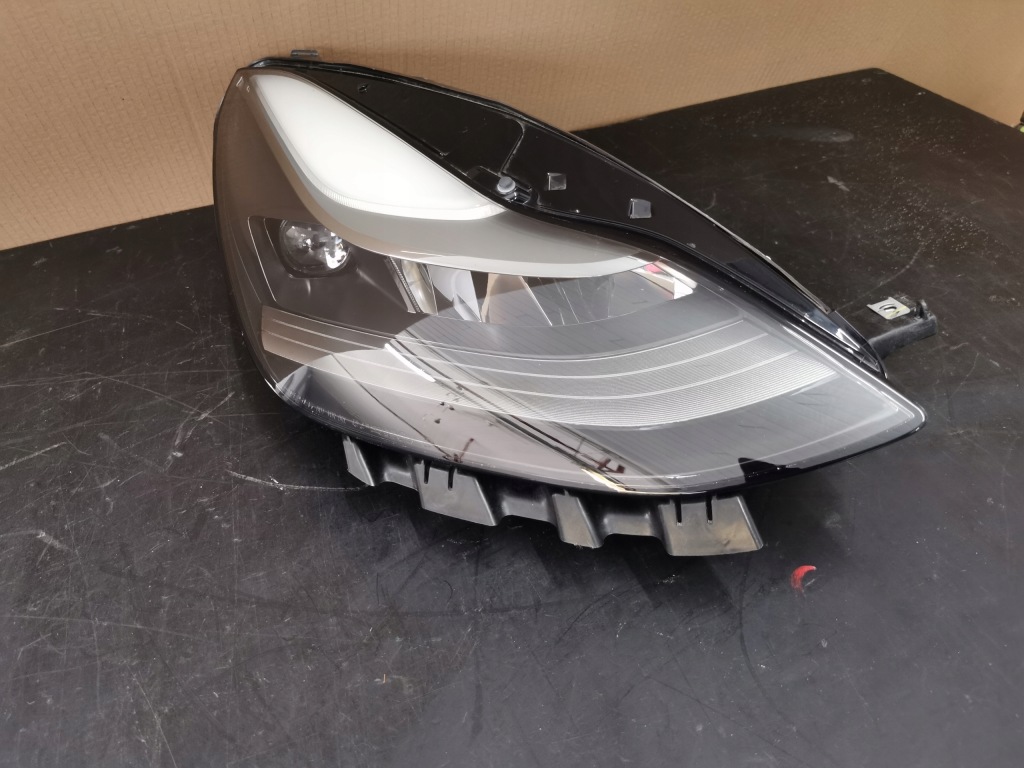 Купити Фара перед правий tesla 3 model 3 рестайлінг  full led 1514953-00-c європа